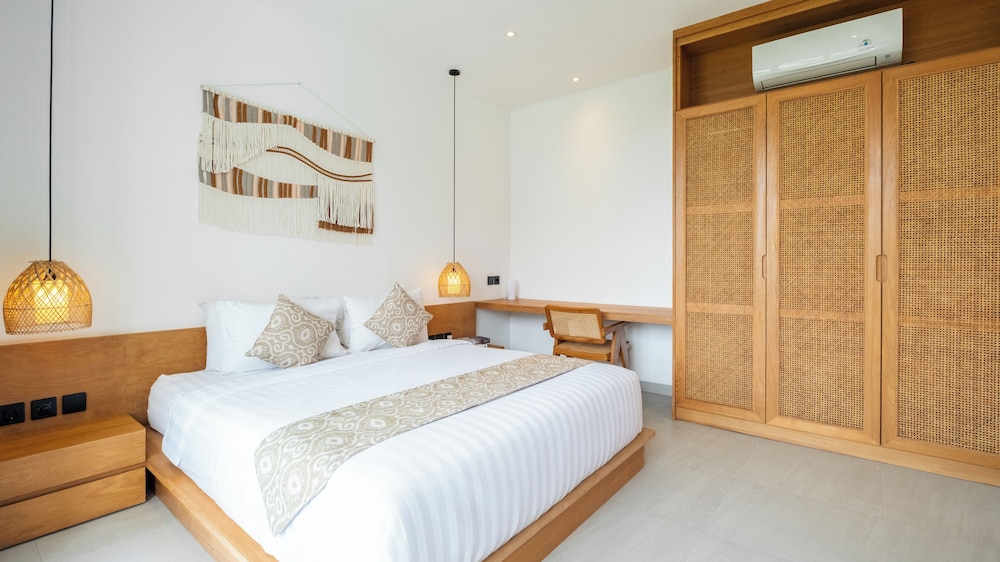 Loona Palm Villas by Villa Finder
