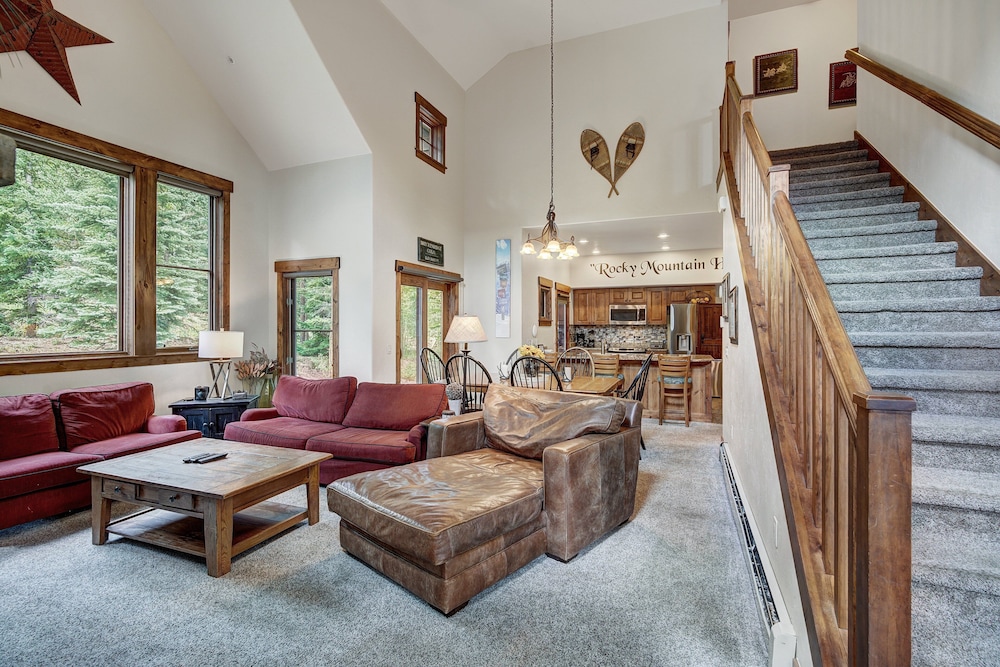 Private Townhome Close To Ski Back And Hot Tub 3 Bedroom Townhouse