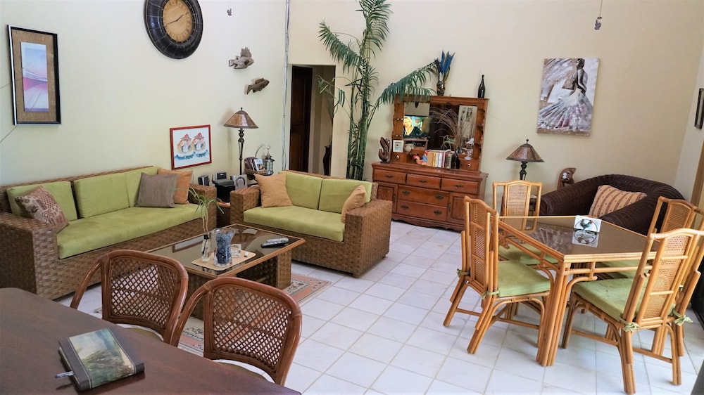 2 Bedroom 'Bird Watching Vacation' Villa