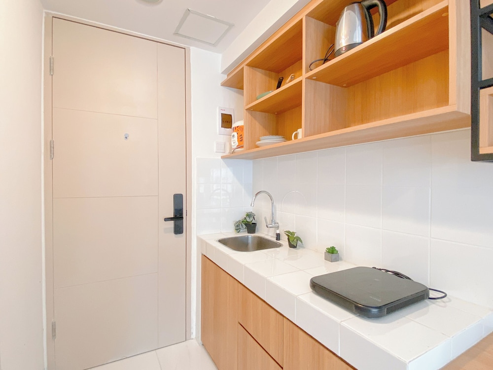 Warm And Good Studio Room At Tokyo Riverside Pik 2 Apartment