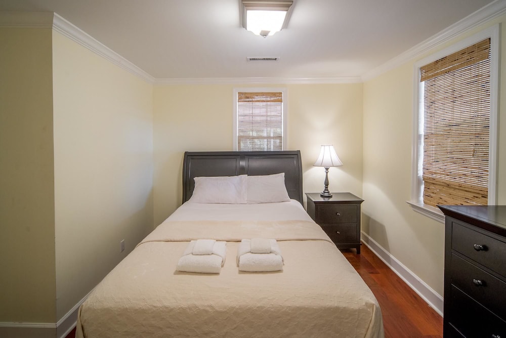 Charleston Vacations - E Ashley 308 2 Bedroom Holiday Home By My Ocean Rentals - Property Image 4