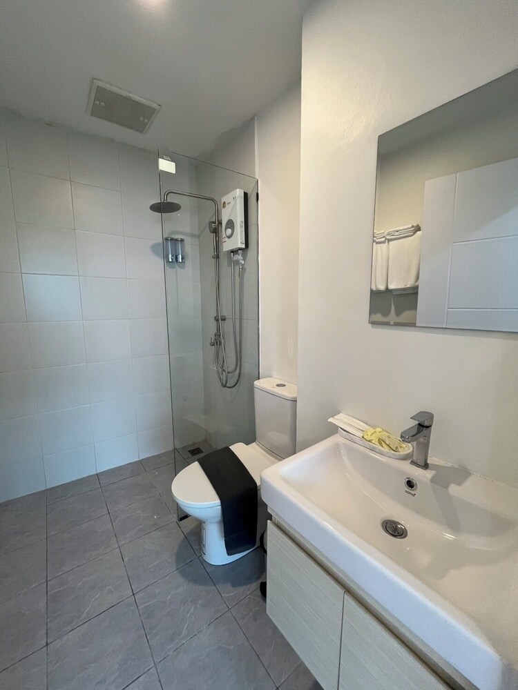 Hill Bay Suites
