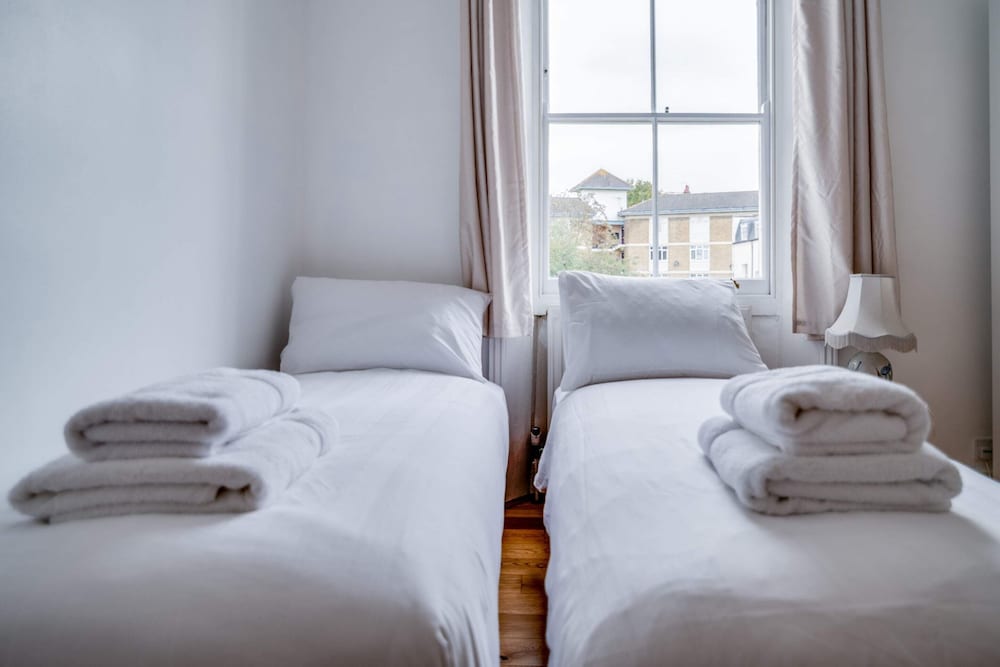 Bright Two Bedroom Apartment Near Vibrant Camden Town