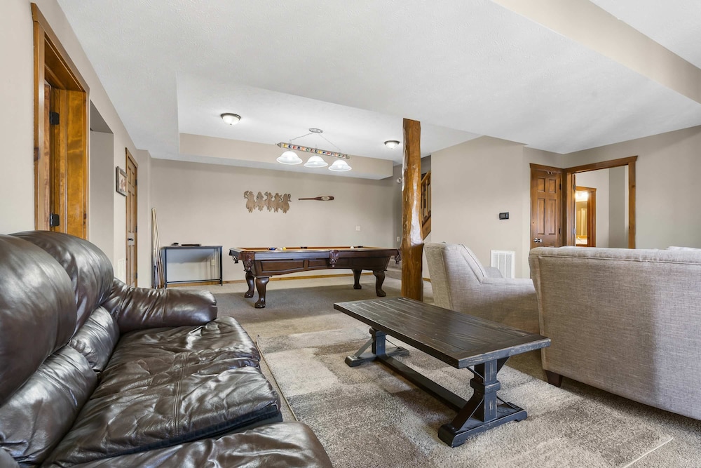 Serenity Oaks Stay for 16!