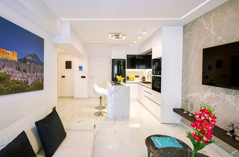 Kallimarmaro M M Smart Suite by Superhost Hub