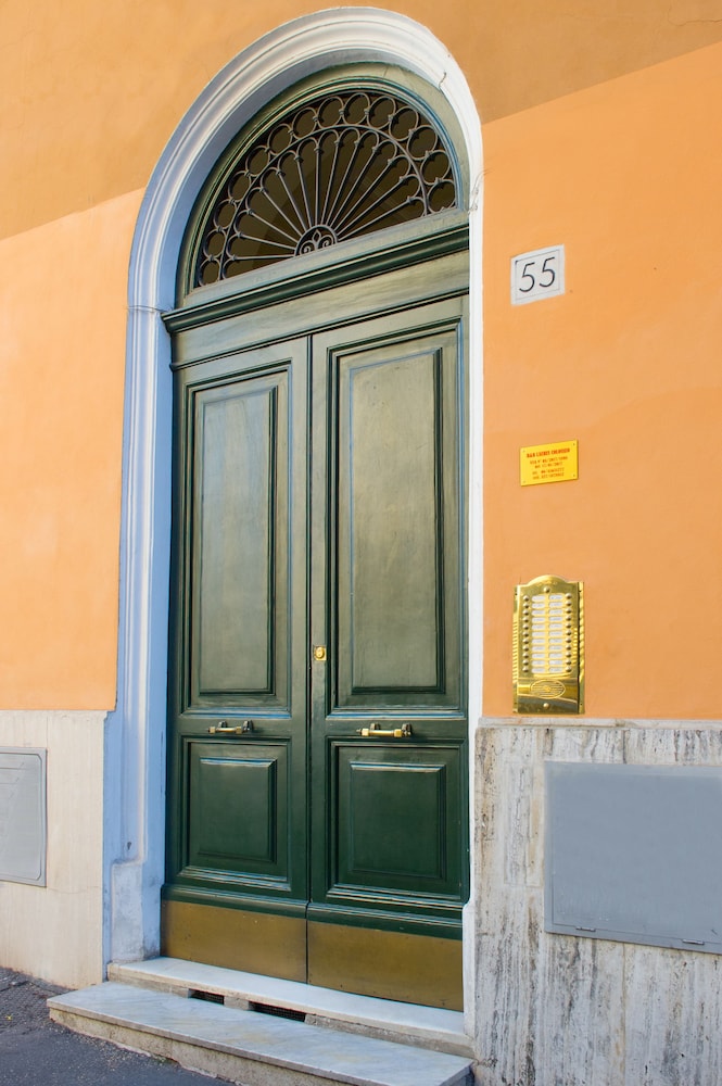 B&B Laurus Colosseo