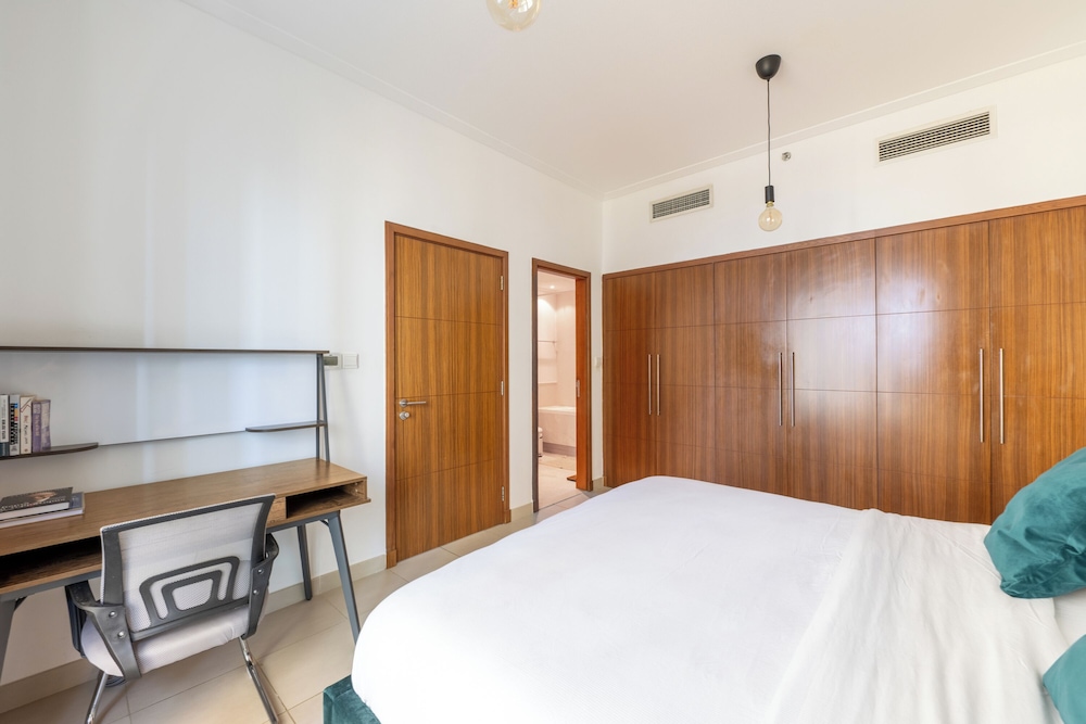 Excellent Panoramic 1BR at Attessa