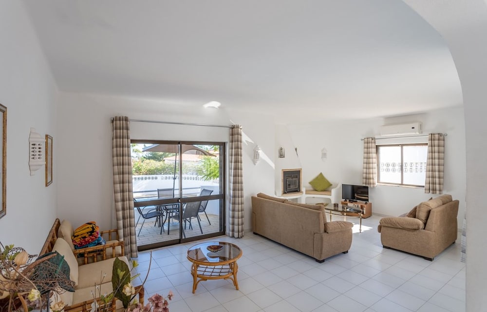 Carosim Quiet Location Close to Beach Private