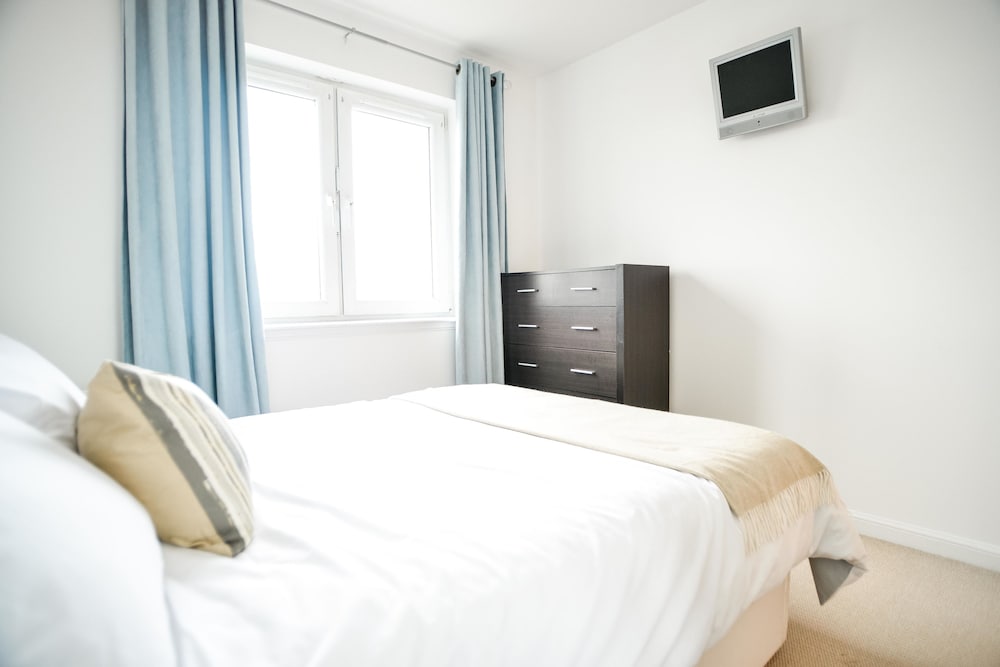 Beach Boulevard Apartment view 3