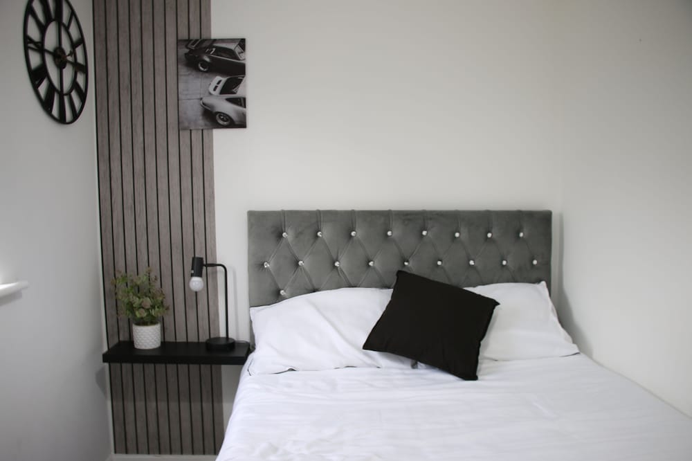3 Bedroom House Close to City Centre/ Free Parking