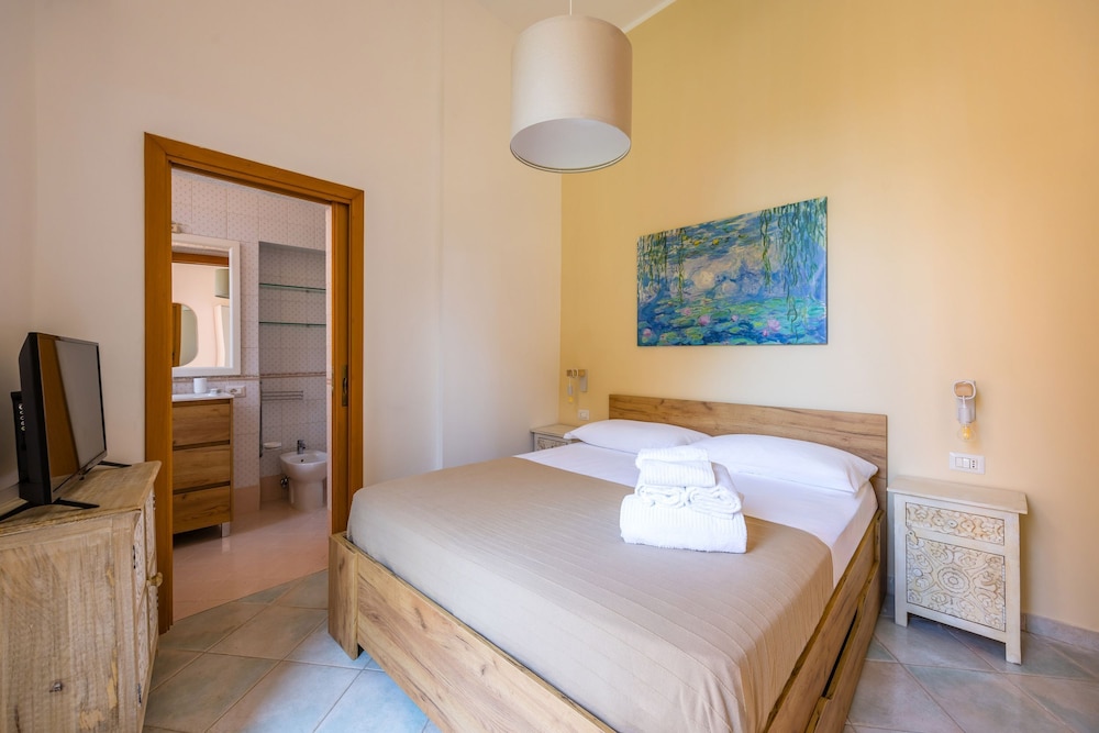 Smooth Vibes at Chiaia by Napoliapartments
