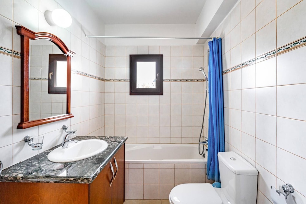 Villa Nikolina - 5 En-suite Bedrooms