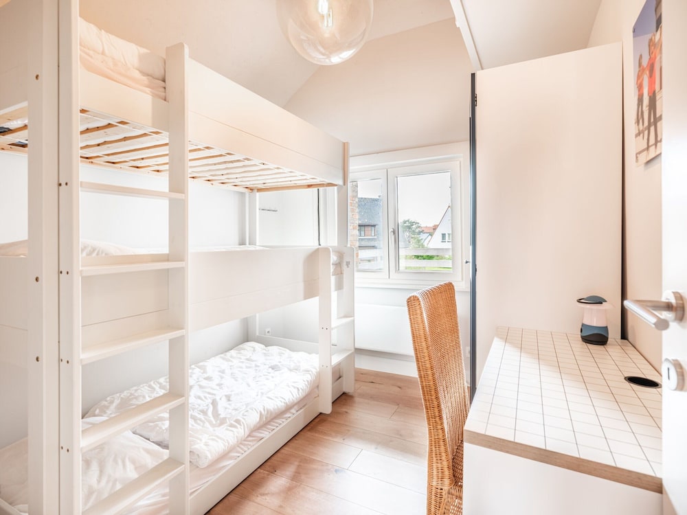 Villa Near Sea With BBQ and Play Attic