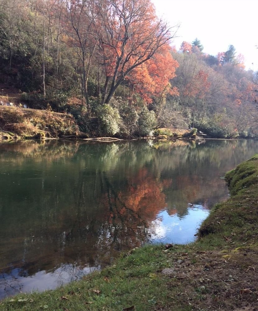 CAMP RISING FISH-NEVAEH CABIN RENTALS