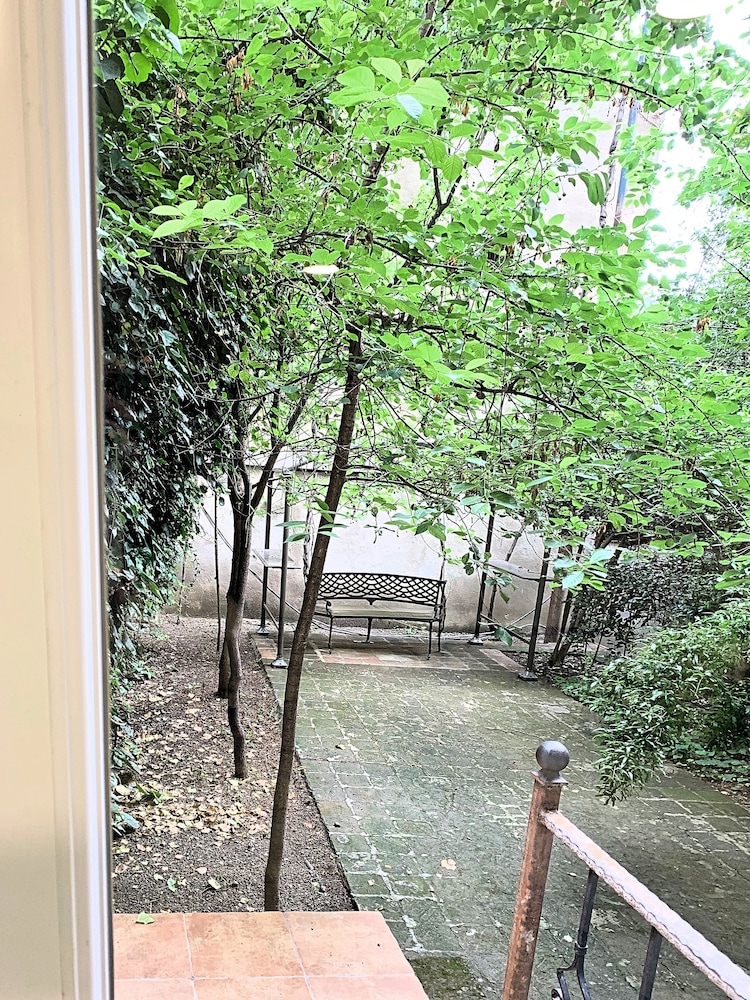 Red Fox Guesthouse