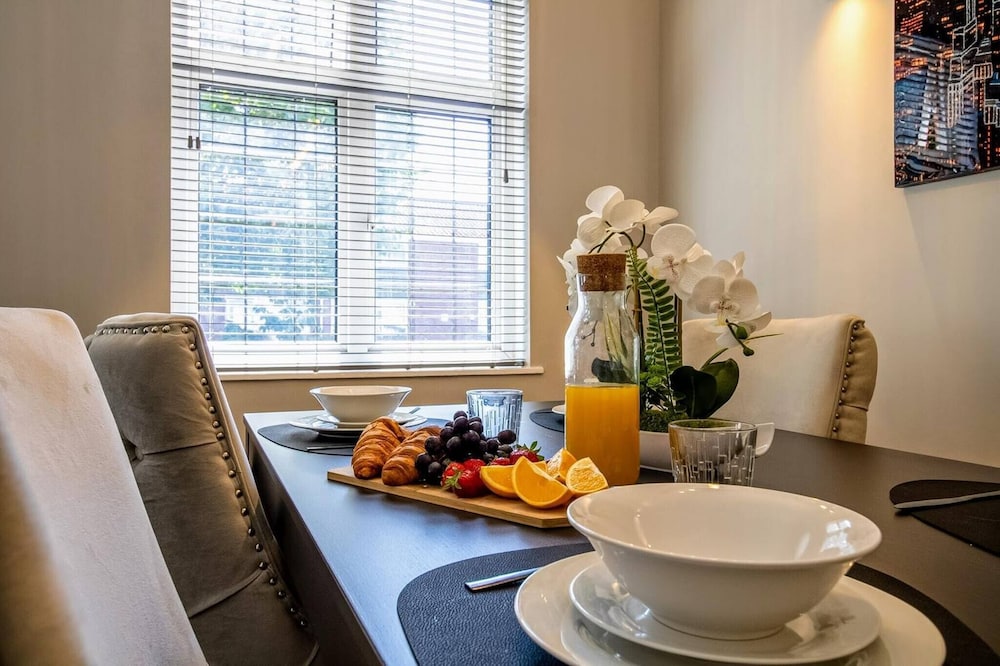 Luxury 3-bedroom Flat in Northwood