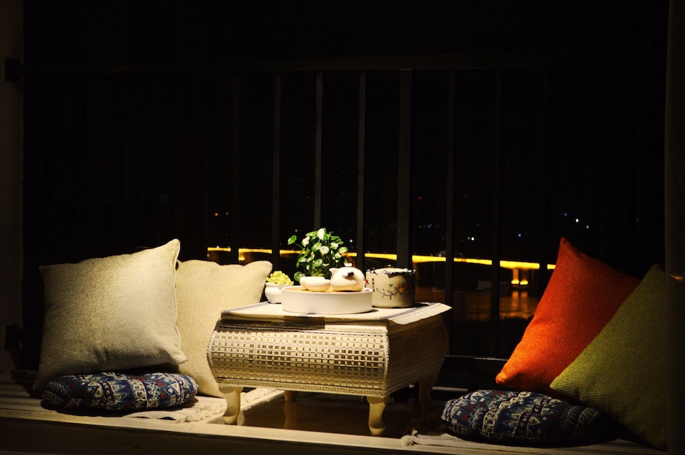 Xizhengjia Apartment Hotel (Guangzhou Financial City Keyun Road subway station store)