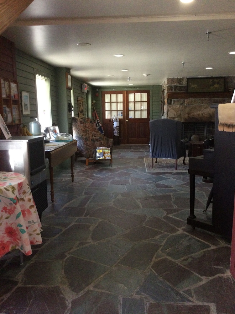 Stagecoach House Inn view 5