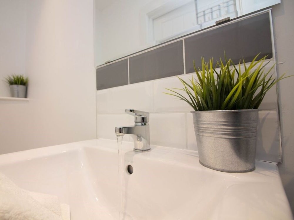 Beddoe Apartments