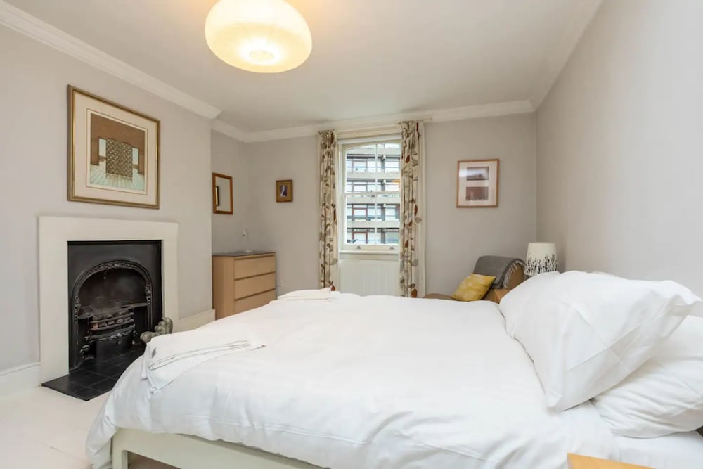 2 Bedroom 2 Bathroom Victorian Maisonette in Barbican