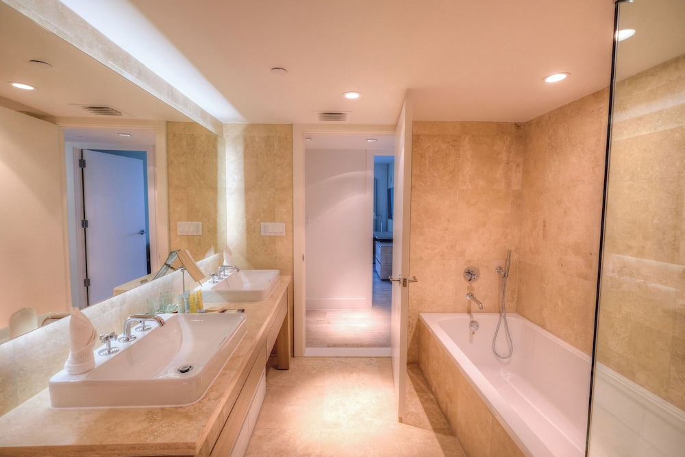 Luxury Vacation Rentals at 1 Hotel & Homes by LRMB