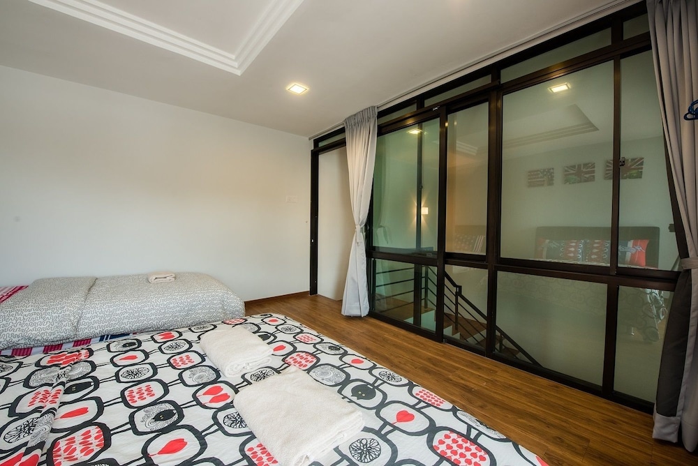 New Corner Shamrock Beach Villas Seaview