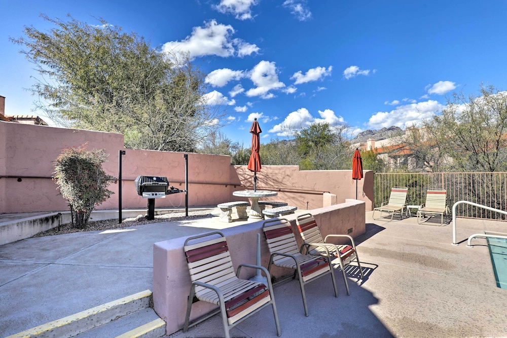 Tucson Area House w/ Pool Access & Mountain Views! view 4