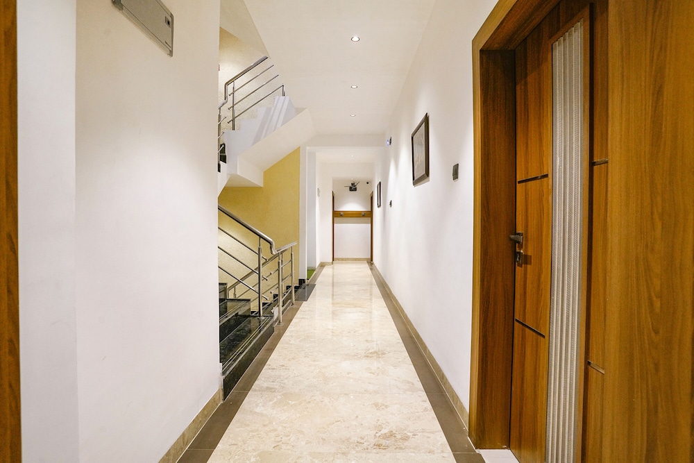 Fabhotel Status Residency