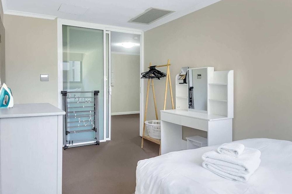 1BR Apartment Near Trendy Zetland