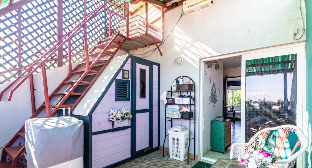 Artist's Loft With Private Jacuzzi & Roof Terrace