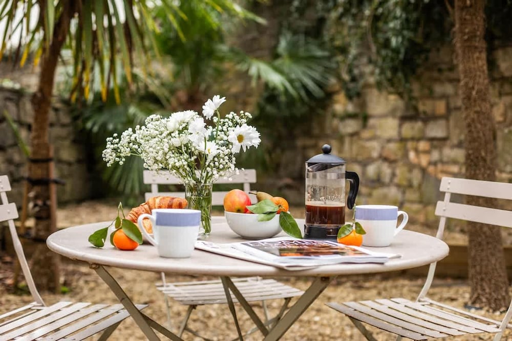 Elegant Georgian Flat in Historic Bath With Garden