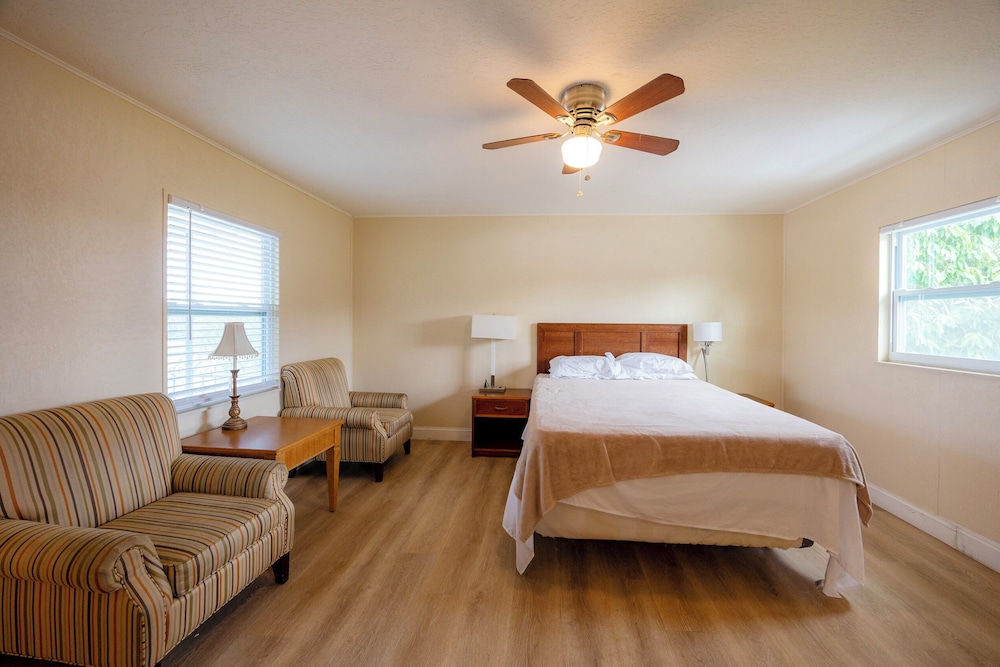 Siesta Motor Inn By Townhouse Kennedy Space Center Titusville I 95