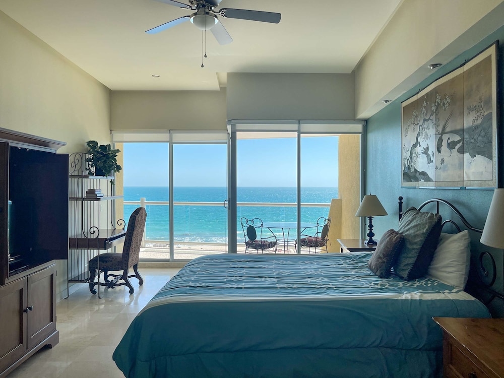 Hidden Gem Condo With Pools Private Beach
