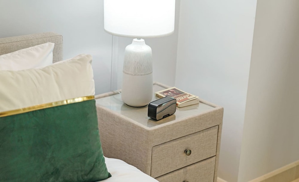 High Floor Lux 2BR nr Top Golf Dubai Marina JLT