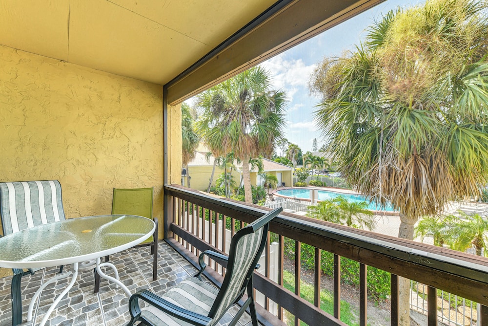 Explore Sarasota: Condo w/ Pool Access, Near Dtwn