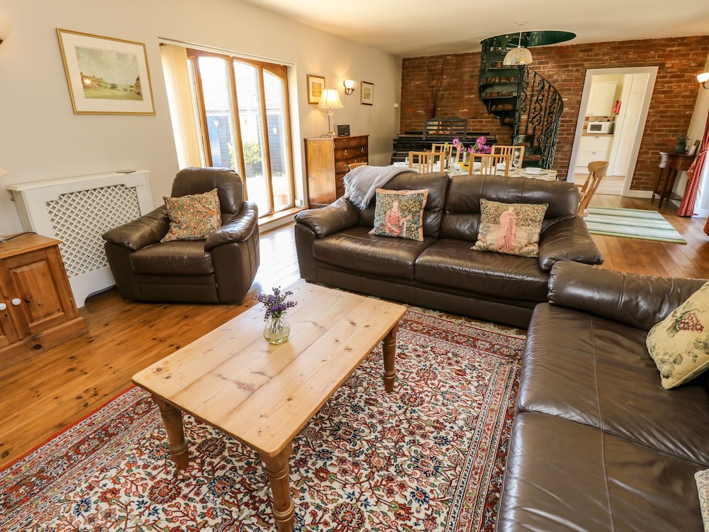 Ryde Vacations - The Coach House - Property Image 6