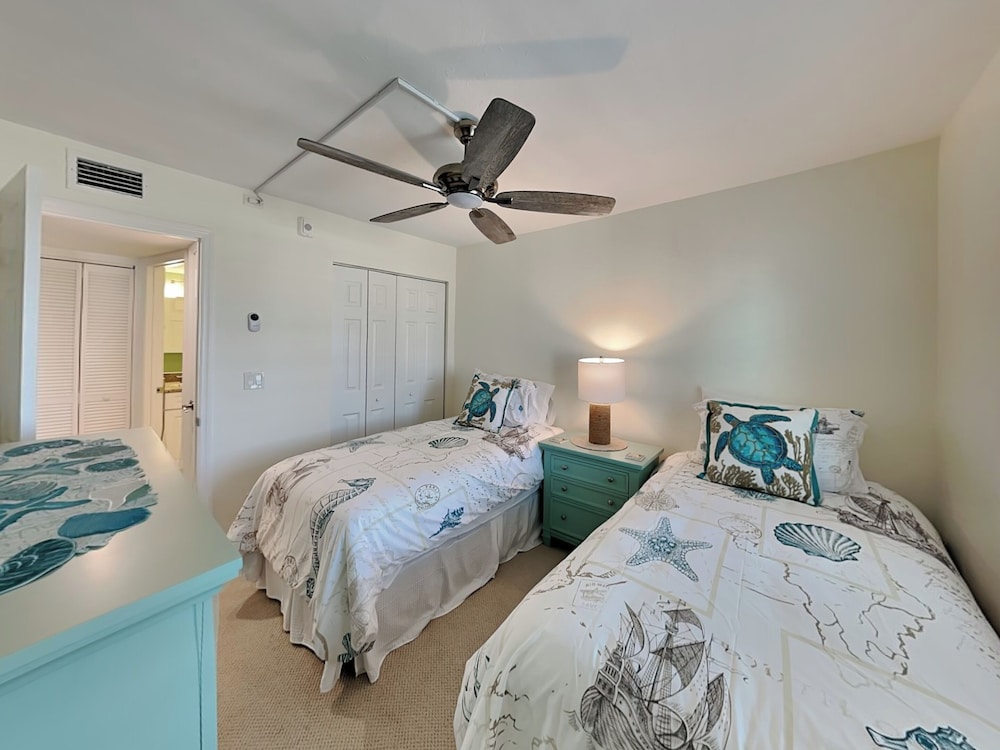 Seaside 4 by Distinctive Beach Rentals