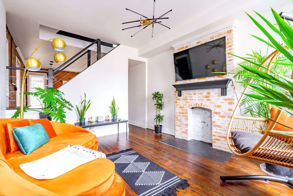 Urban Jungle Prime Location Parking Free Pet