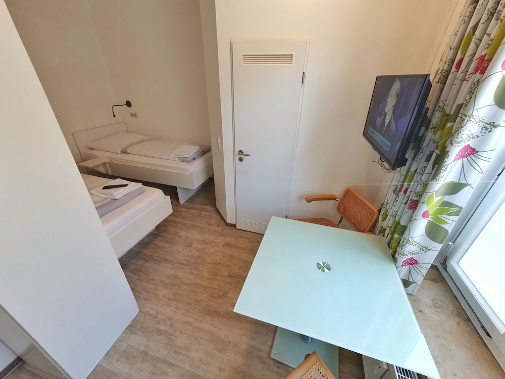 Aparthotel B & L