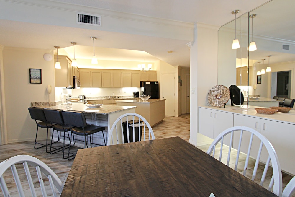 Romar House