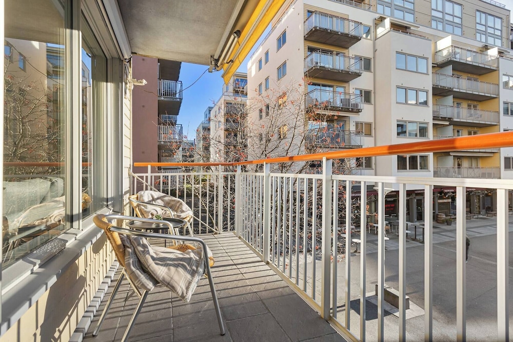 Charming Oslo Apartment With Balcony & Rooftop Access