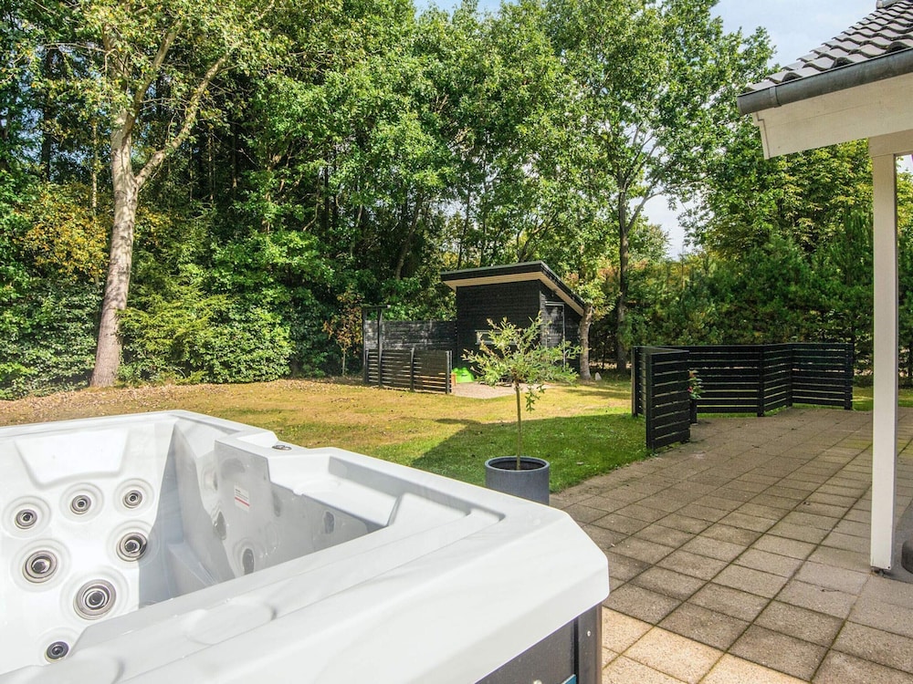 6 Person Holiday Home in Ansager