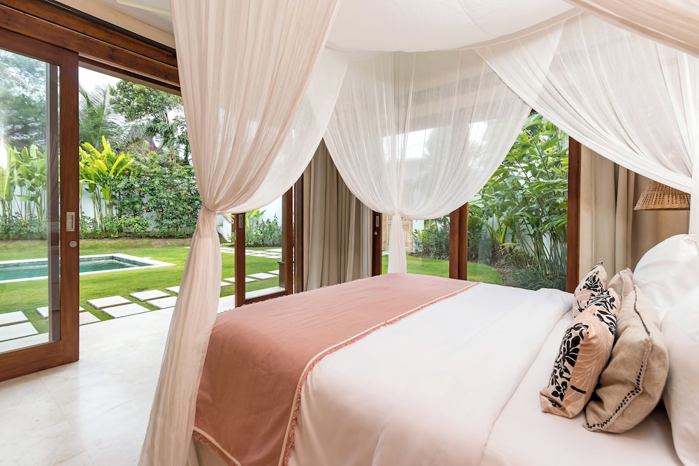 Alea Estate by Villa Finder