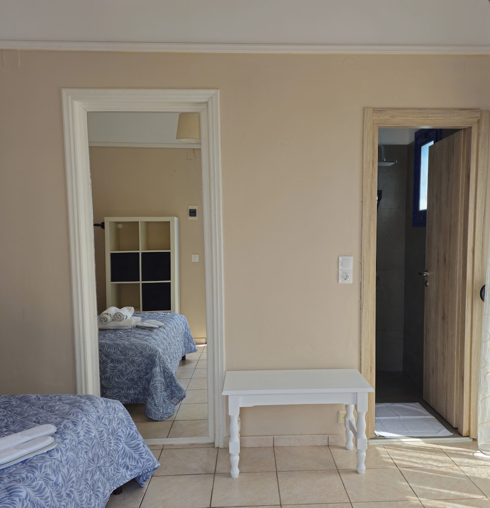 Omega Rooms Anaxos photo 4