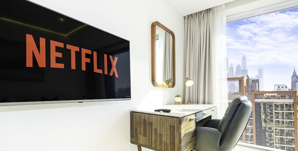 LUX The JW Marina Suite 2