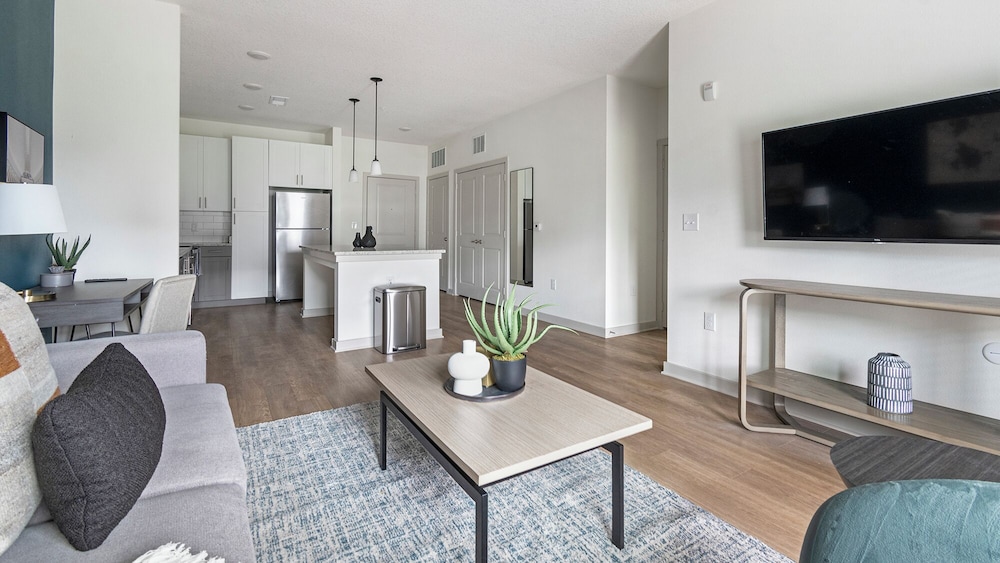 Landing Apartments Rolling Hills