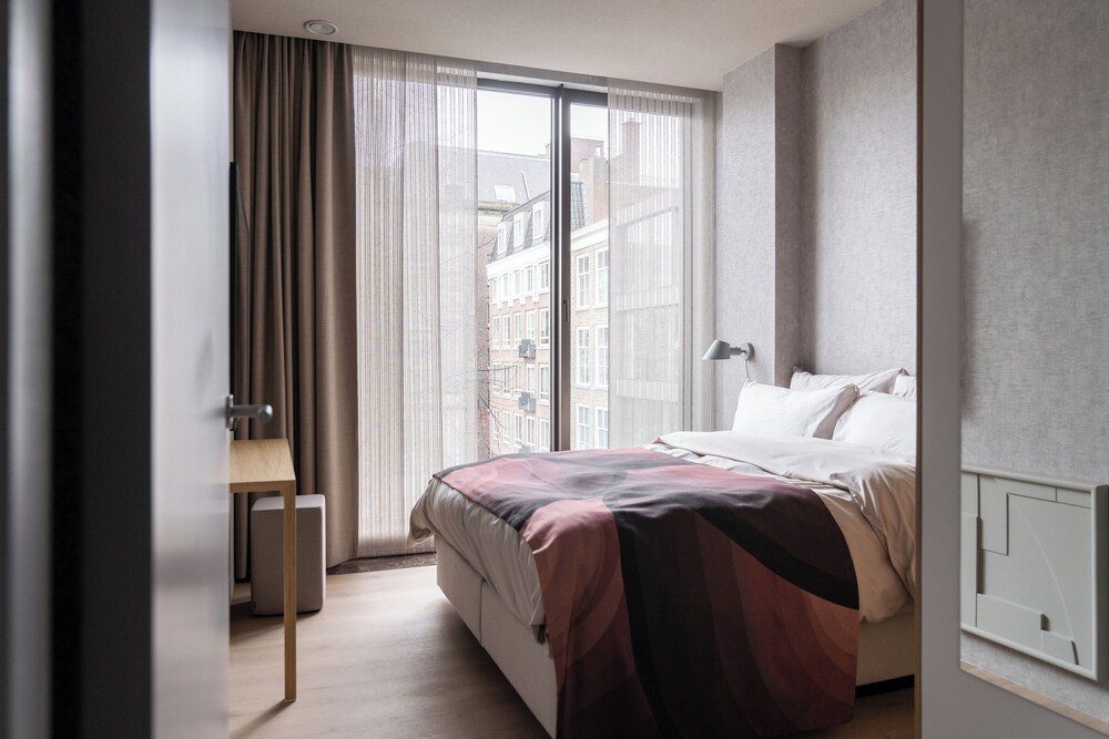 348 Suites Buitenhof Short Stay