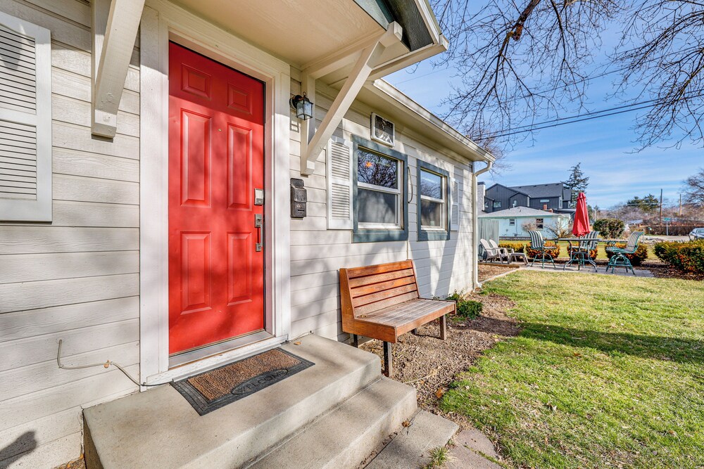 1 Mi to Camels Back Park: Boise Studio w/ Patio!
