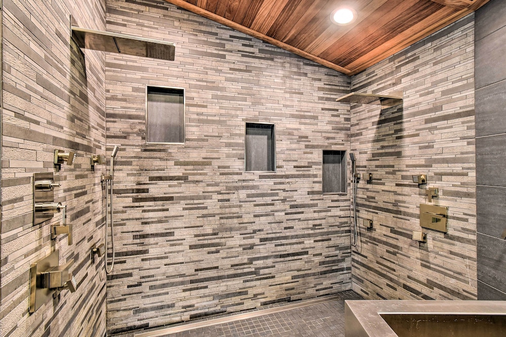 Southern Shores Retreat w/ Expansive Outdoor Space view 5