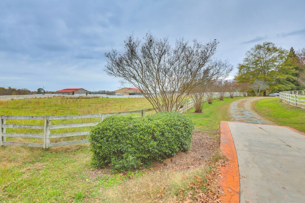 Secluded Countryside Home w/ Deck in Siler City